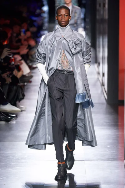 Look 1